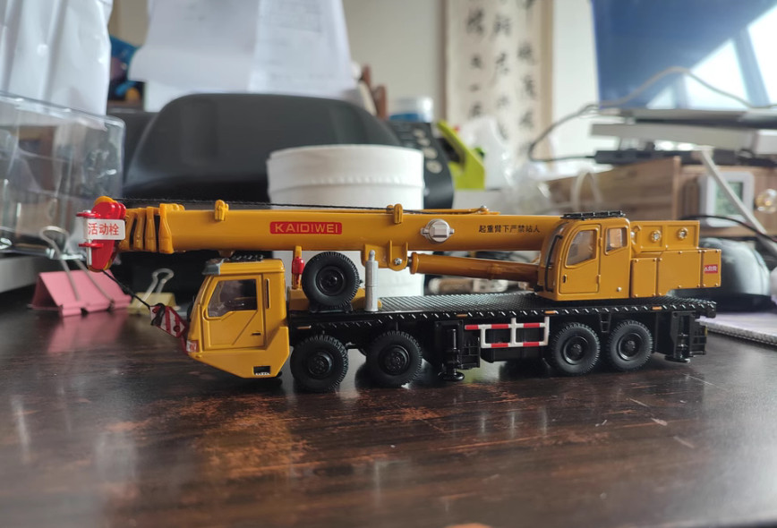 1:55 KDW ENGINEERING TRUCK CRANE Construction Machine Equipment Diecast Model