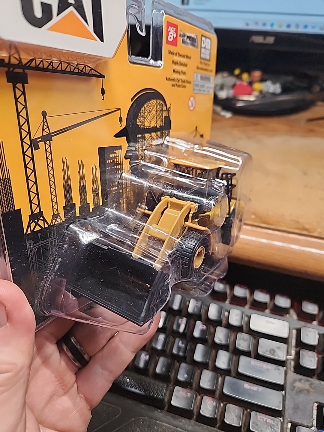 Diecast Masters – 1:64 Scale Cat 950M Wheel Loader (BBDM84646CS) New in package