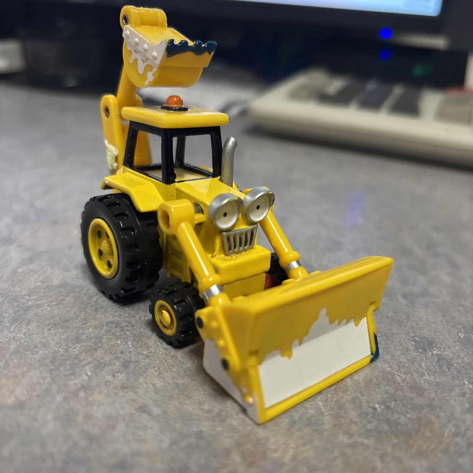 2004 Bob The Bulider Sheriff Scoop Snow Version Die Cast Loader Backhoe Rare