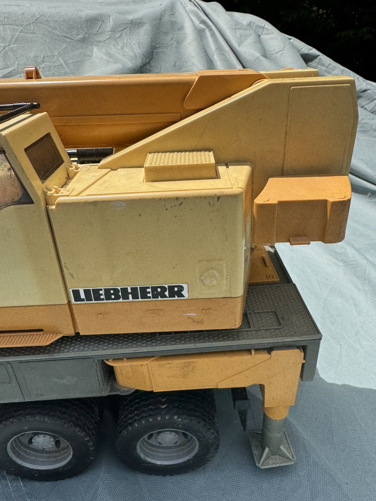 Mack Granite Liebherr Crane Truck 26” BRUDER 2818 *PARTS ONLY*
