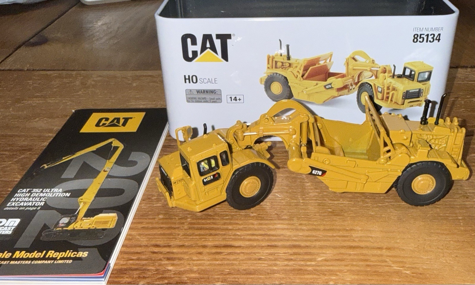 Cat 627G Wheel Tractor Scraper Collectible Diecast Scale Model Replica