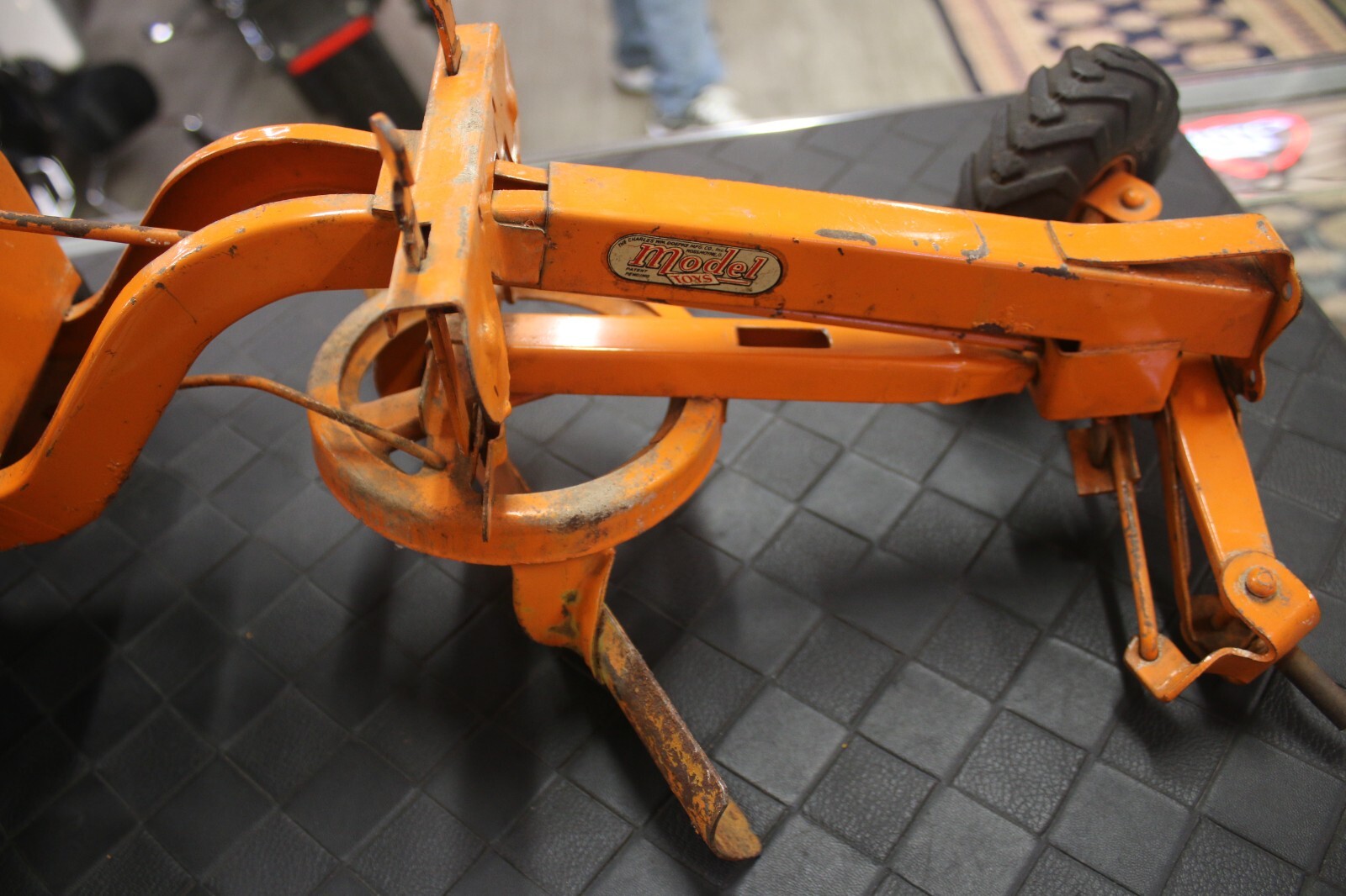 Vintage 1950’s Doepka Adam’s Road Grader Desial Motor Orange