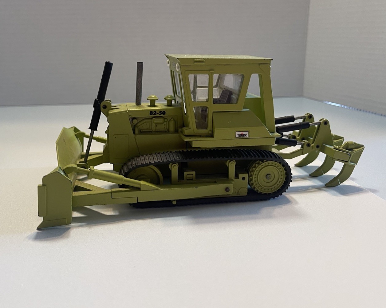 Terex 82-50 NZG Diecast Bulldozer Green Vintage 1:40 Crawler Excavator