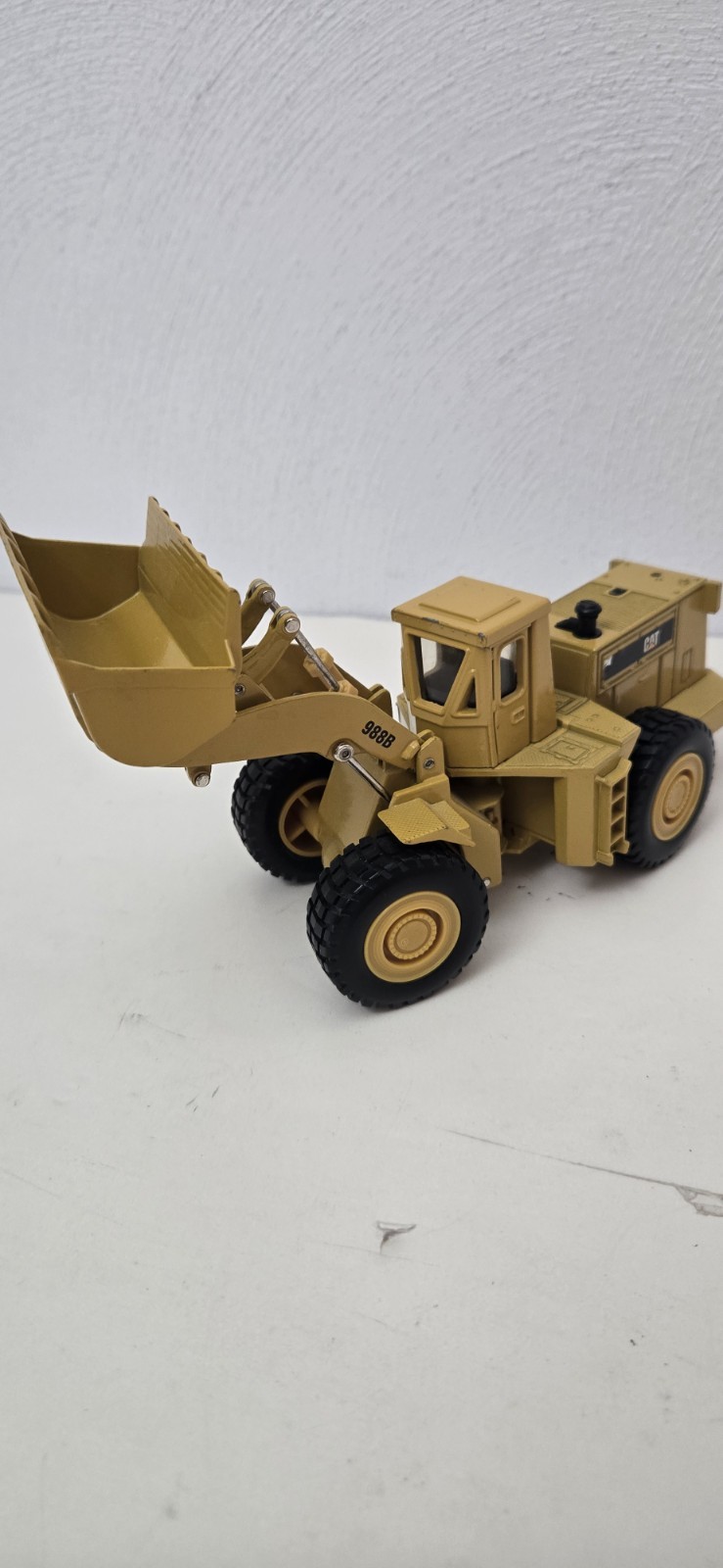 ERTL CAT Caterpillar Wheel Loader 988B Yellow Die Cast Model Vintage
