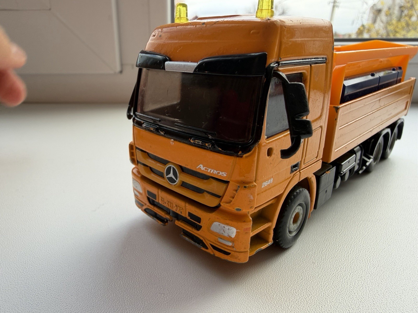 SUPER SIKU 2939 Mercedes Benz 2643 Winter Service Vehicle 1:50 Diecast Model