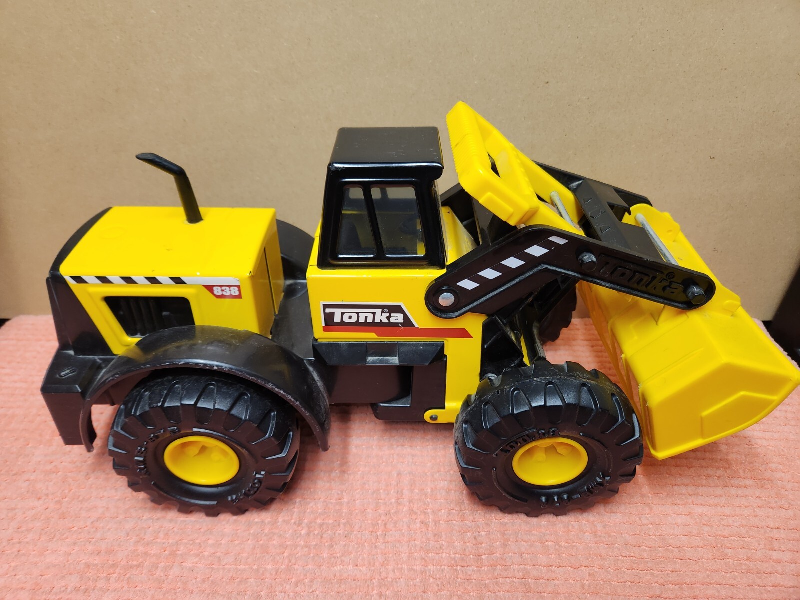 Hasbro 2012 Tonka Front End Loader Excavator 838 Metal Truck Tonka