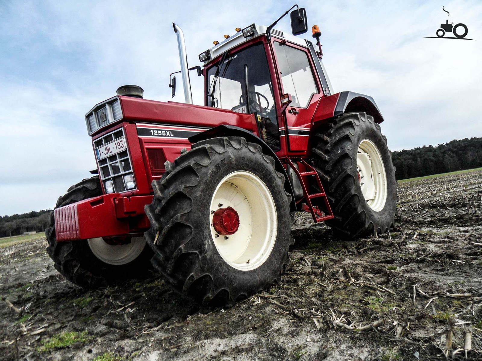1:16 UH International 1255 XL Tractor Farm Vehicle Machinery Diecast Alloy Model