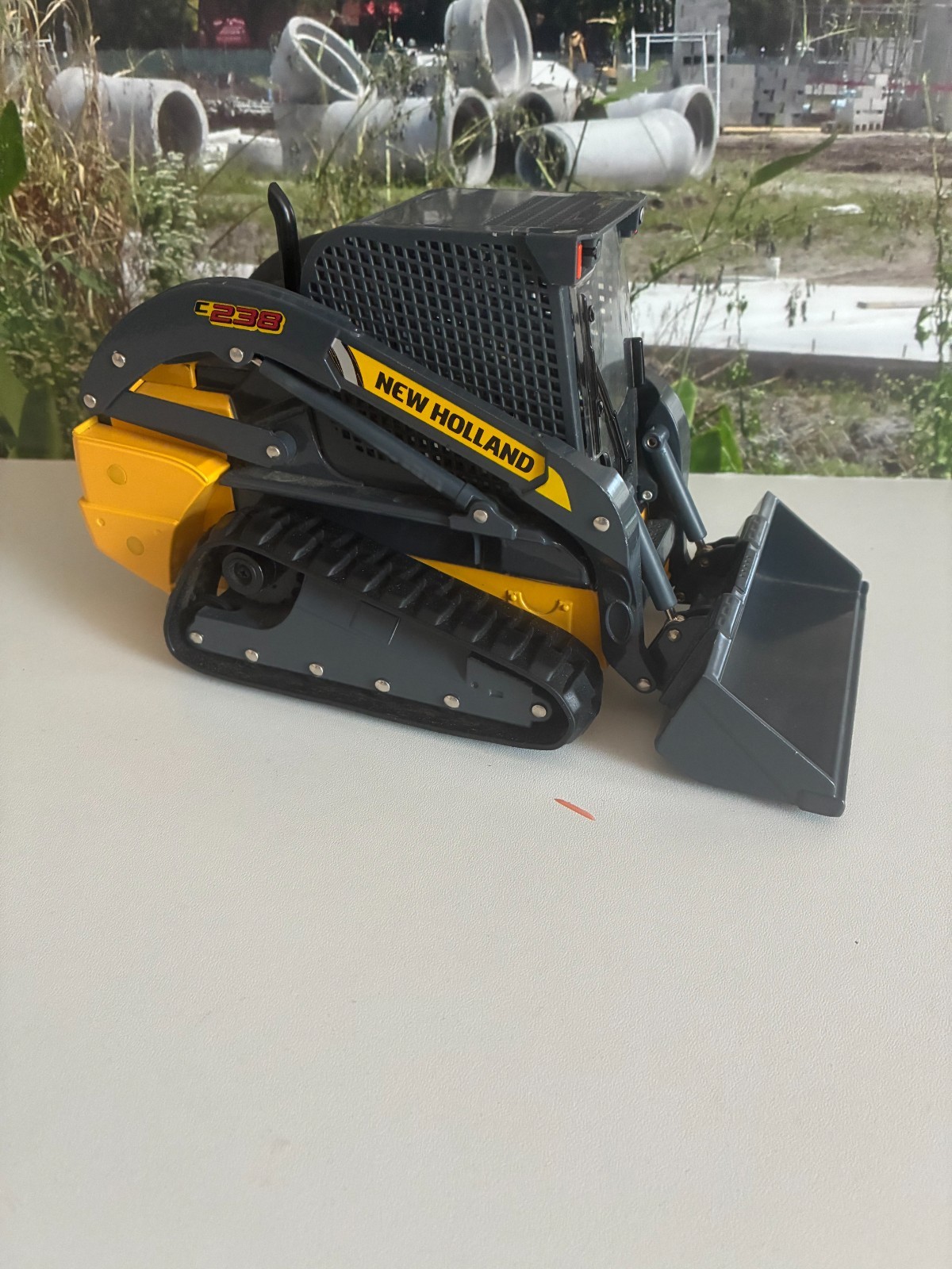 1/16 Ertl New Holland C238 Track Loader