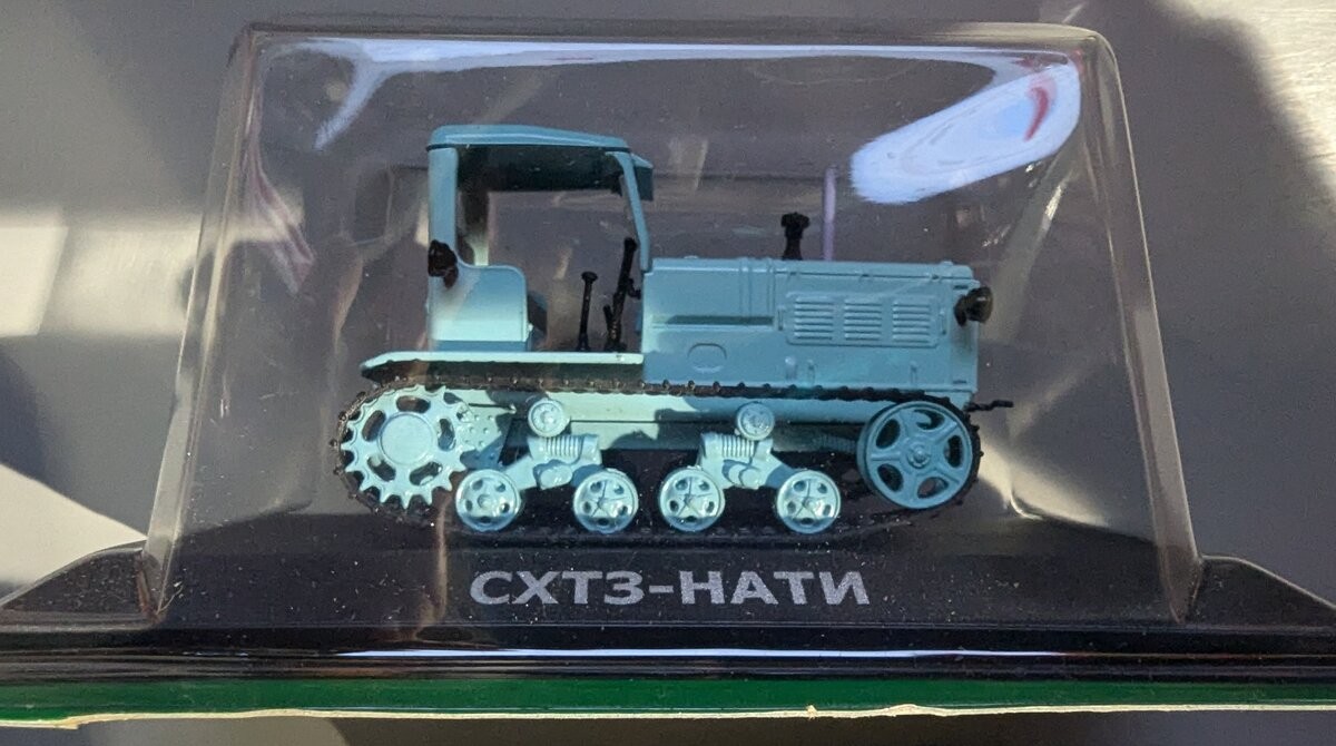 Hachette G1825009 1:43 Die Cast Light Blue CXT3-HATN Road Grader (10)