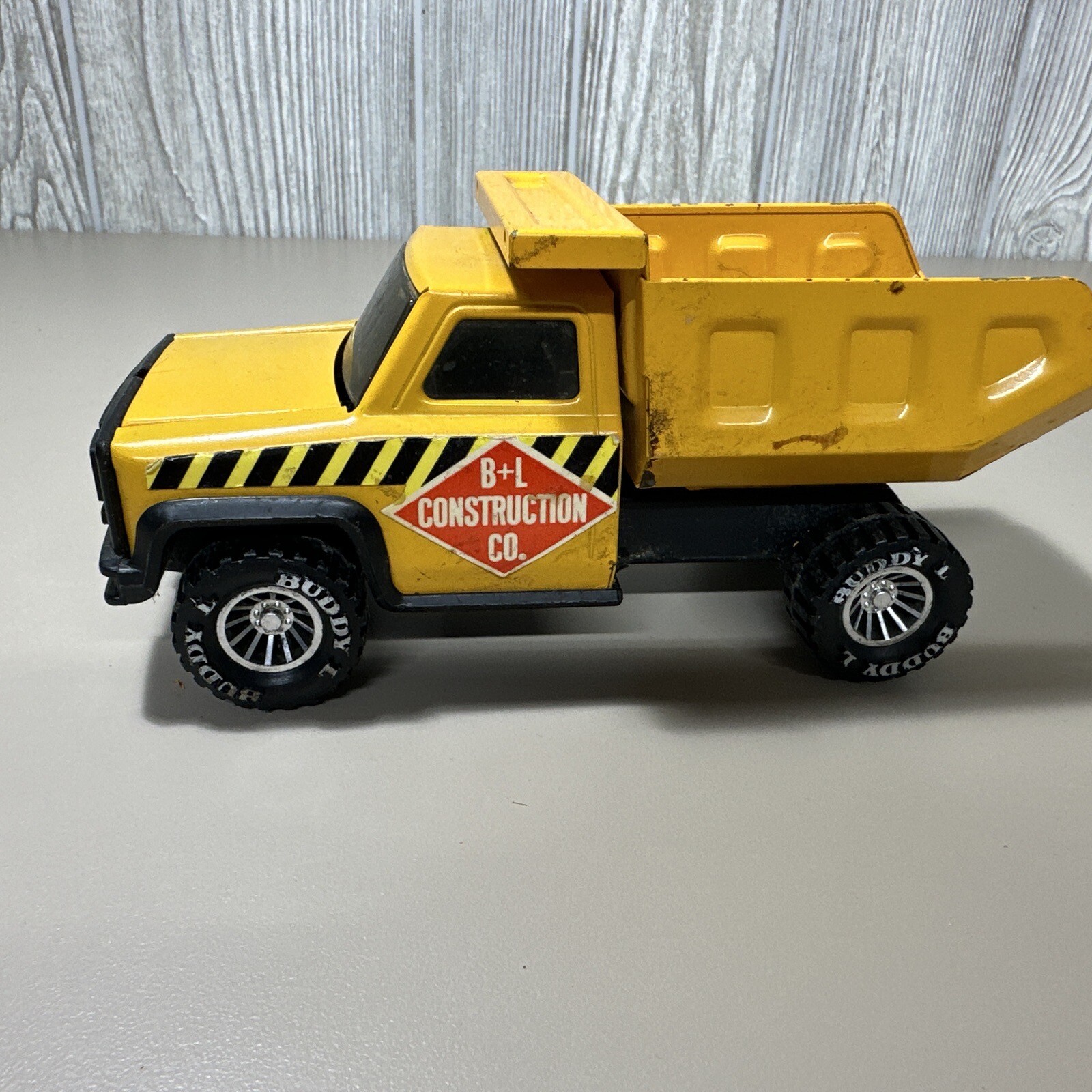VINTAGE BUDDY L TRUCK YELLOW B+L CONSTRUCTION CO ADVERTISING Toy