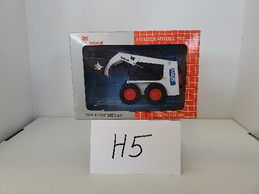 Bobcat Loader Skid Steer Model 753 1:50 Diecast Melroe Co 6722323 New Sealed