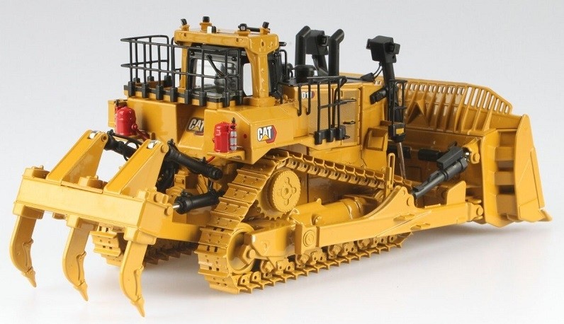 DIECAST MASTERS – Toro CATERPILLAR D11T with Driver – 1/50 – DCM85604