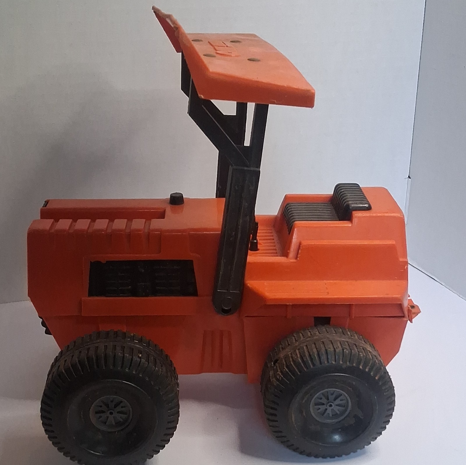 Tonka Vintage Orange Plastic Dozer Construction Vehicle Toy – Black/Gray
