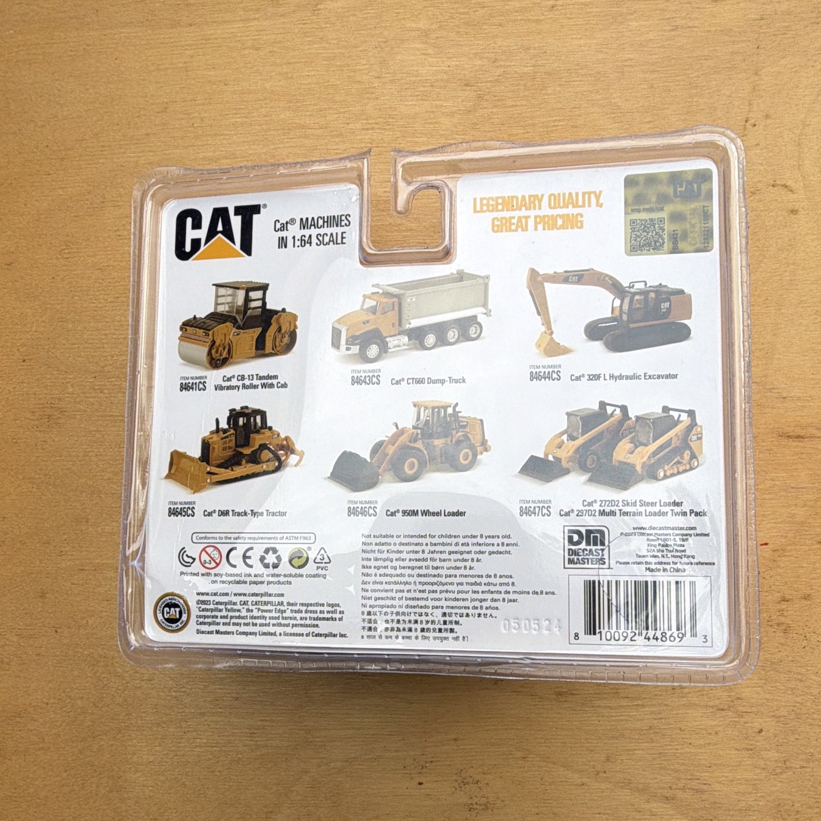 Diecast Masters CAT 950M Wheel Loader 1:64 Diecast Metal Moving Parts 84647CS