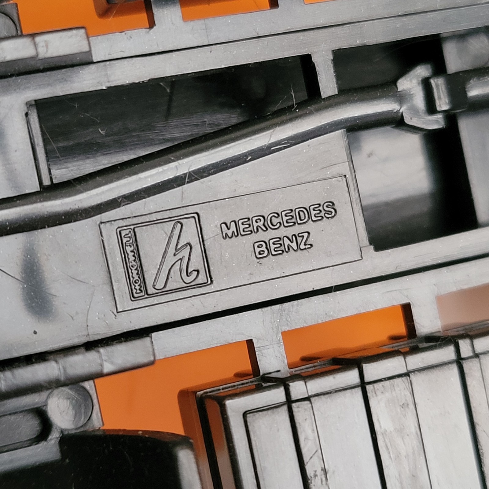 Hongwell Mercedes Benz Cement Mixer (read description – some issues)