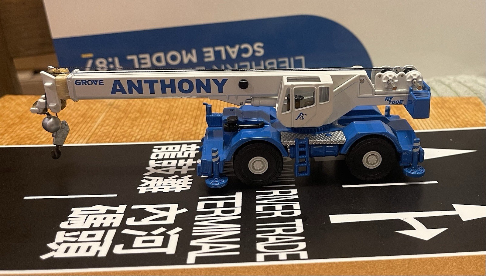 NZG Grove RT700E Anthony Rough Terrain #530/05 Diecast Model 1:87 Ho Scale Blue