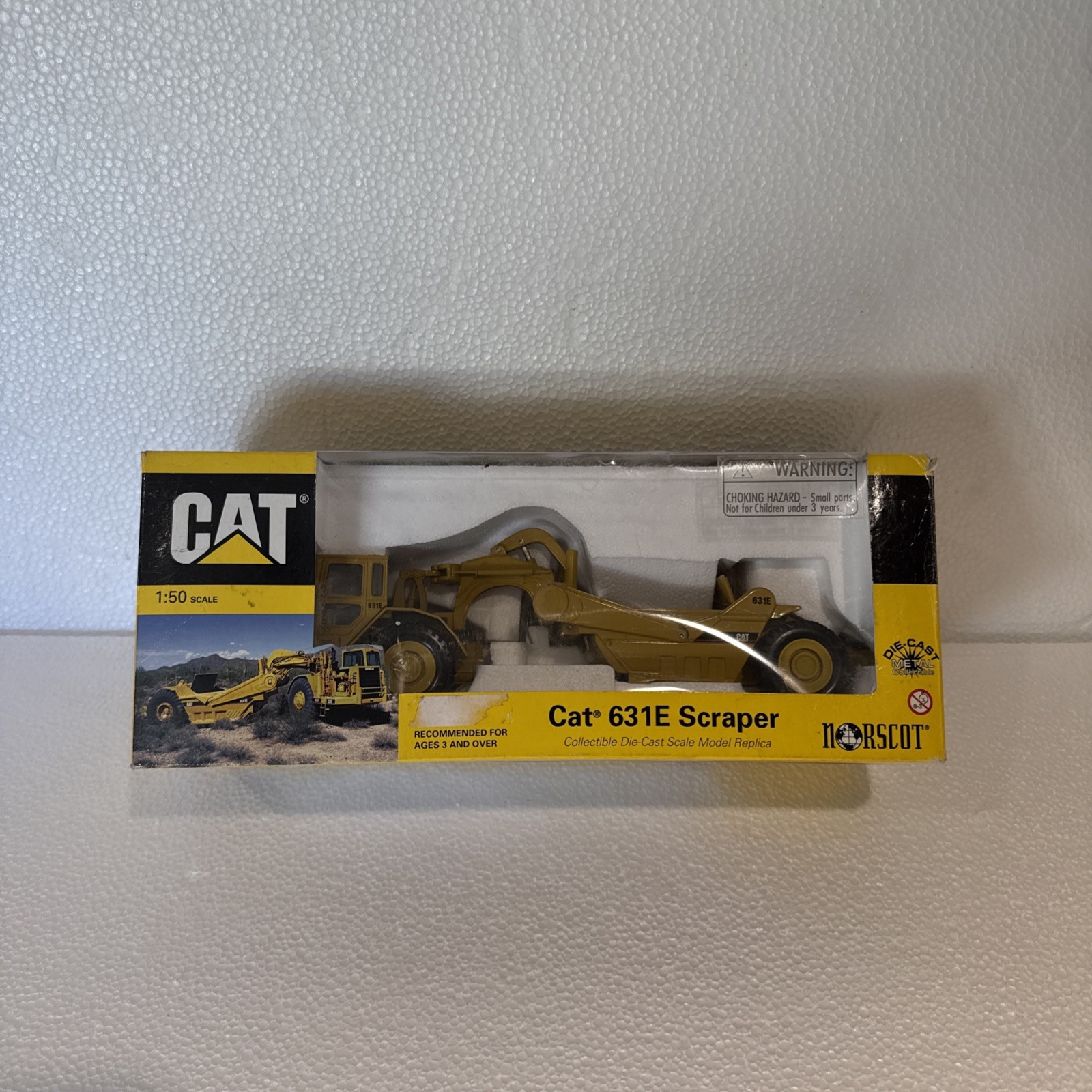 Norscot 1:50 Cat Caterpillar 631E Wheel Tractor Scraper Die Cast NIB