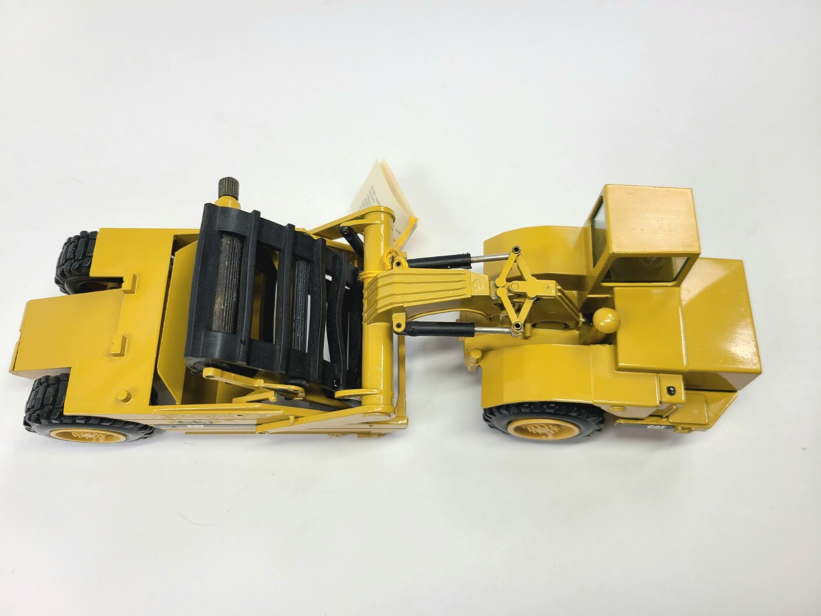 Caterpillar Cat 615 Elevating Scraper – NZG 1:50 Scale Model #260 – No Box