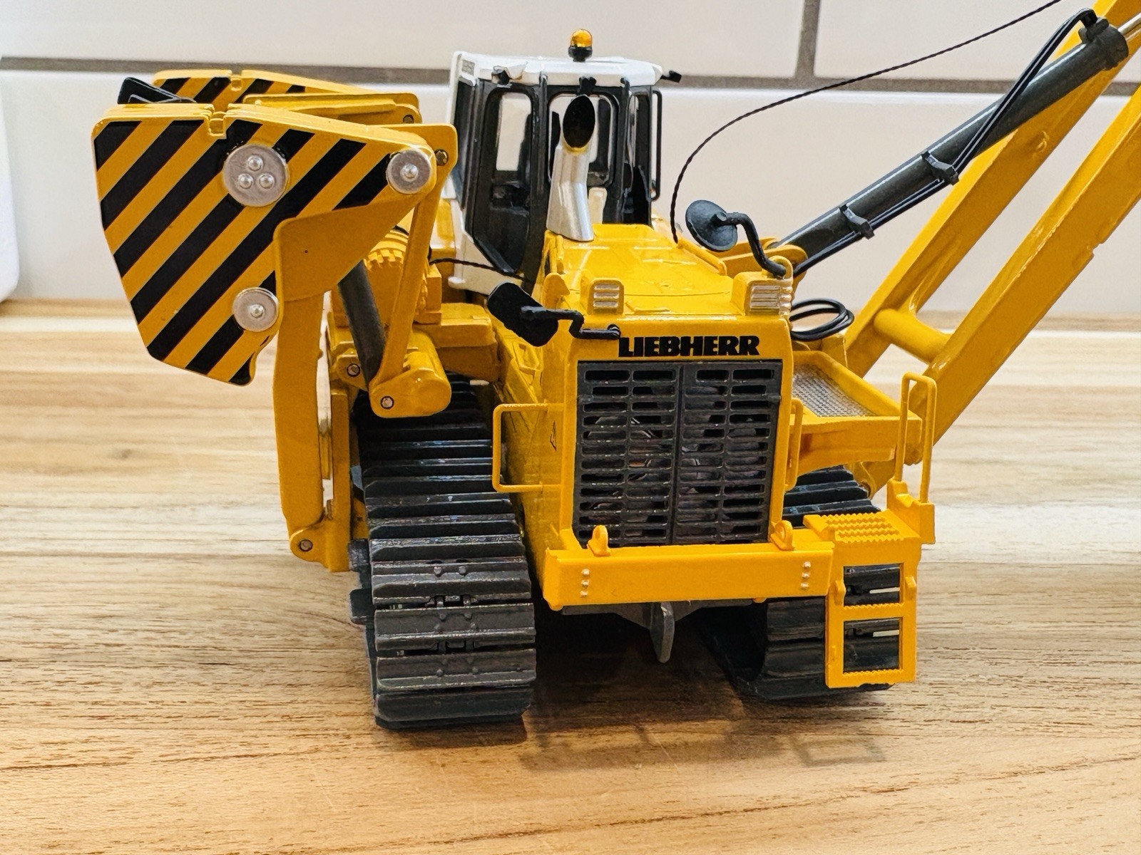 Liebherr RL 66 Pipe Layer Excavator Die Cast Collector Model 1/50 Scale Like New