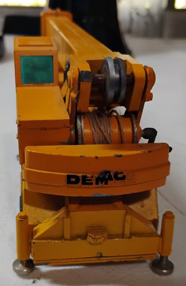 COLLECTIBLE.VINTAGE.BARELY USED.DEMAG Hydraulic HC 100 Crane Truck 1/50.DEAL.
