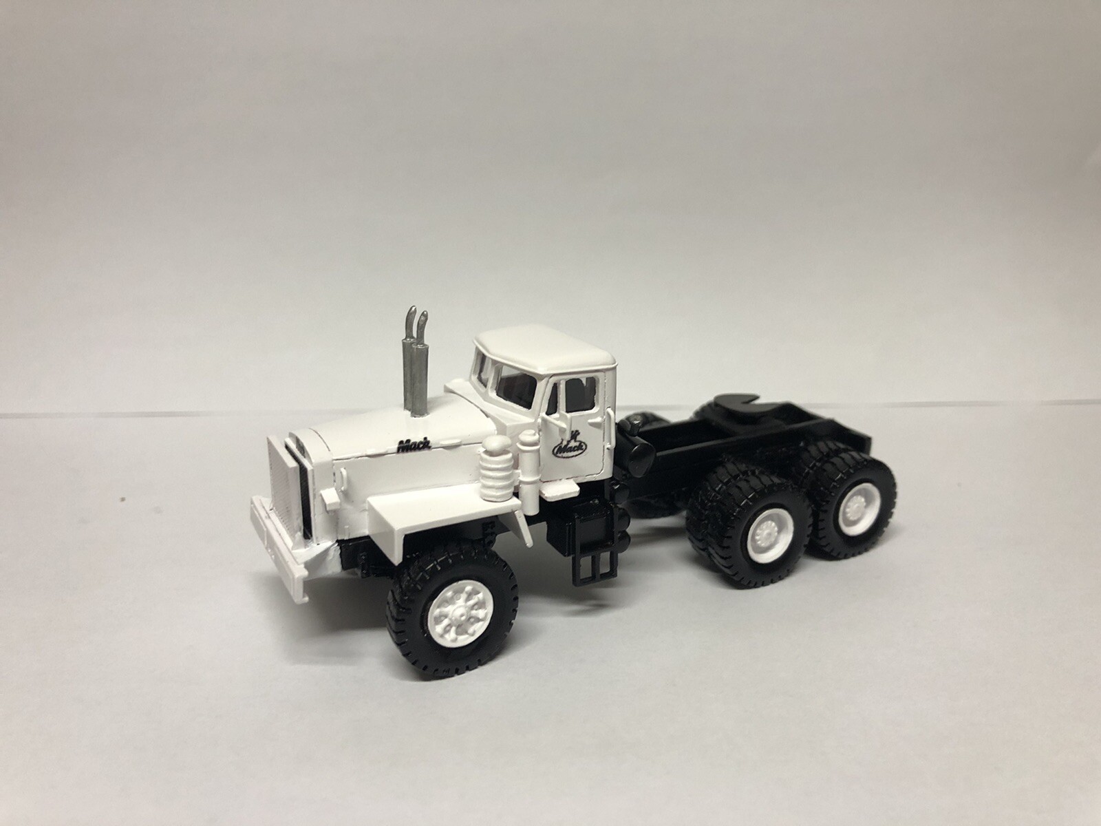 HO 1/87 MACK LRVSW 6×4 Tactor – Ready Made Resin Model -Any Colour Available!