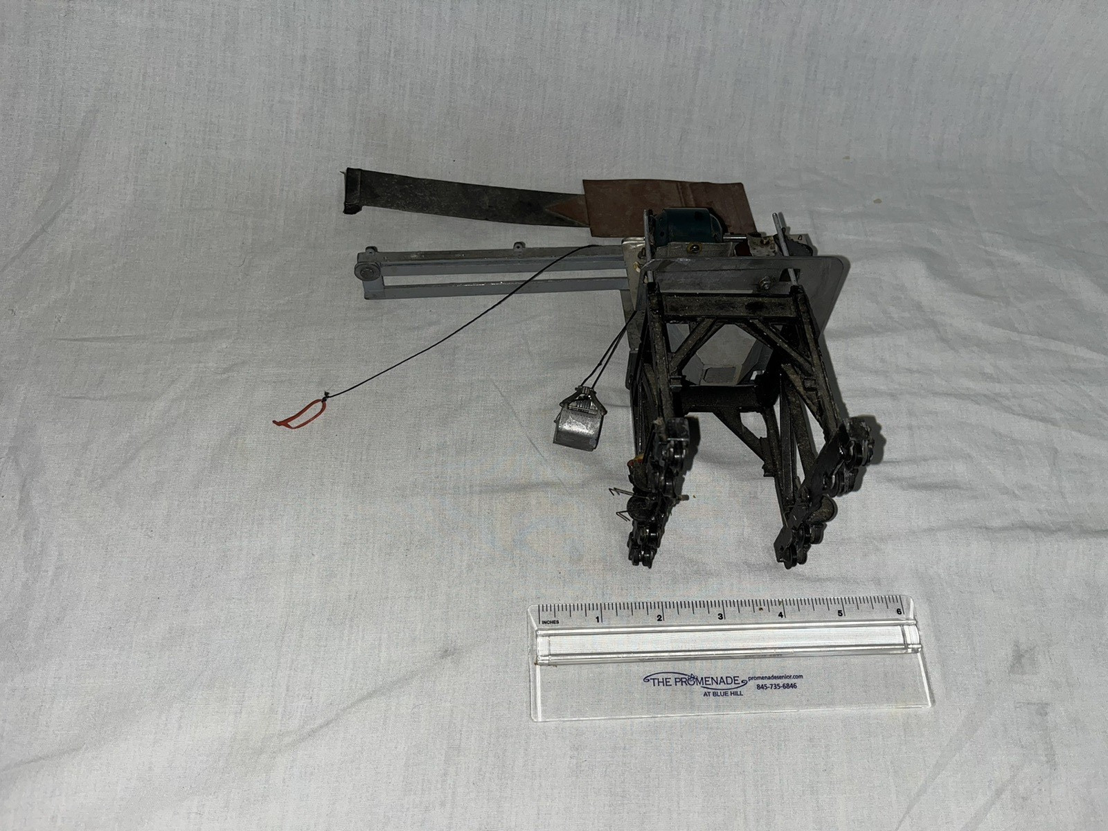 ODD RARE VINTAGE H.O. DIE CAST MOTORIZED CRANE / COAL LOADER FOR RESTORATION