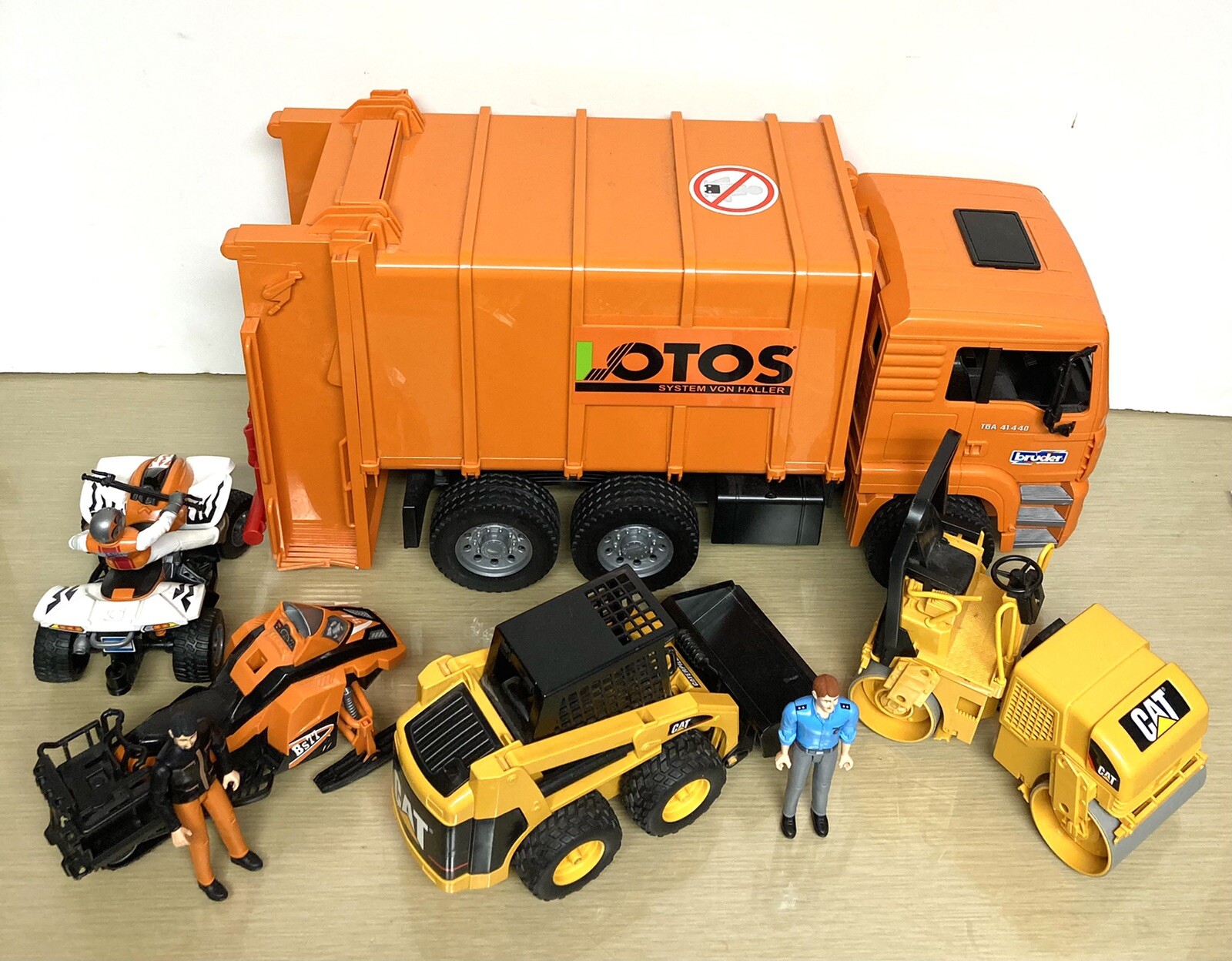 Bruder toys used. 5 Vehicle & 3 Action Figures – all EX