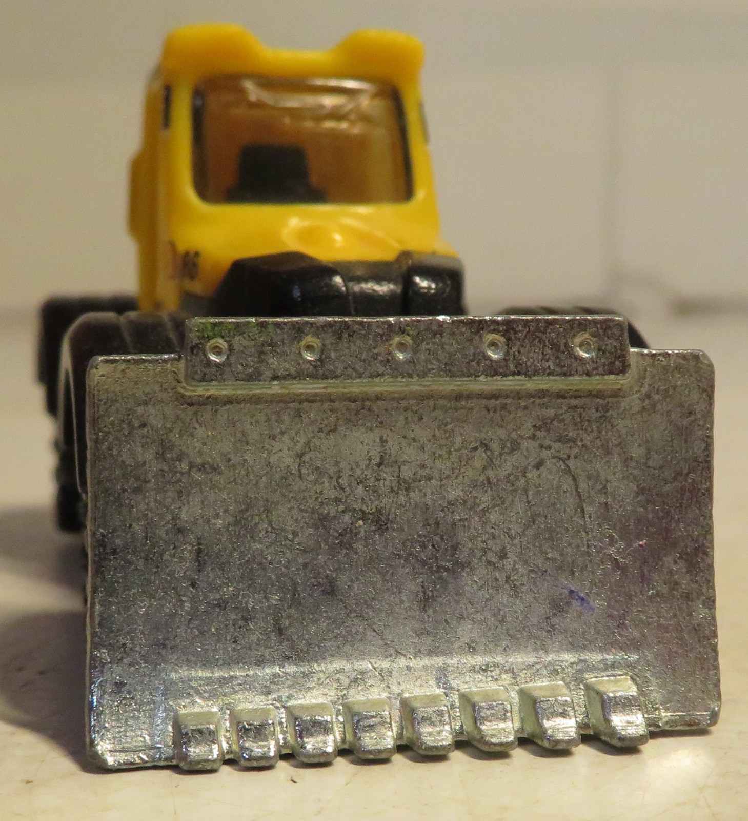 2005 13 Matchbox Plowverizer Tractor Ice Plow YELLOW BLACK Equipment Mover Toy