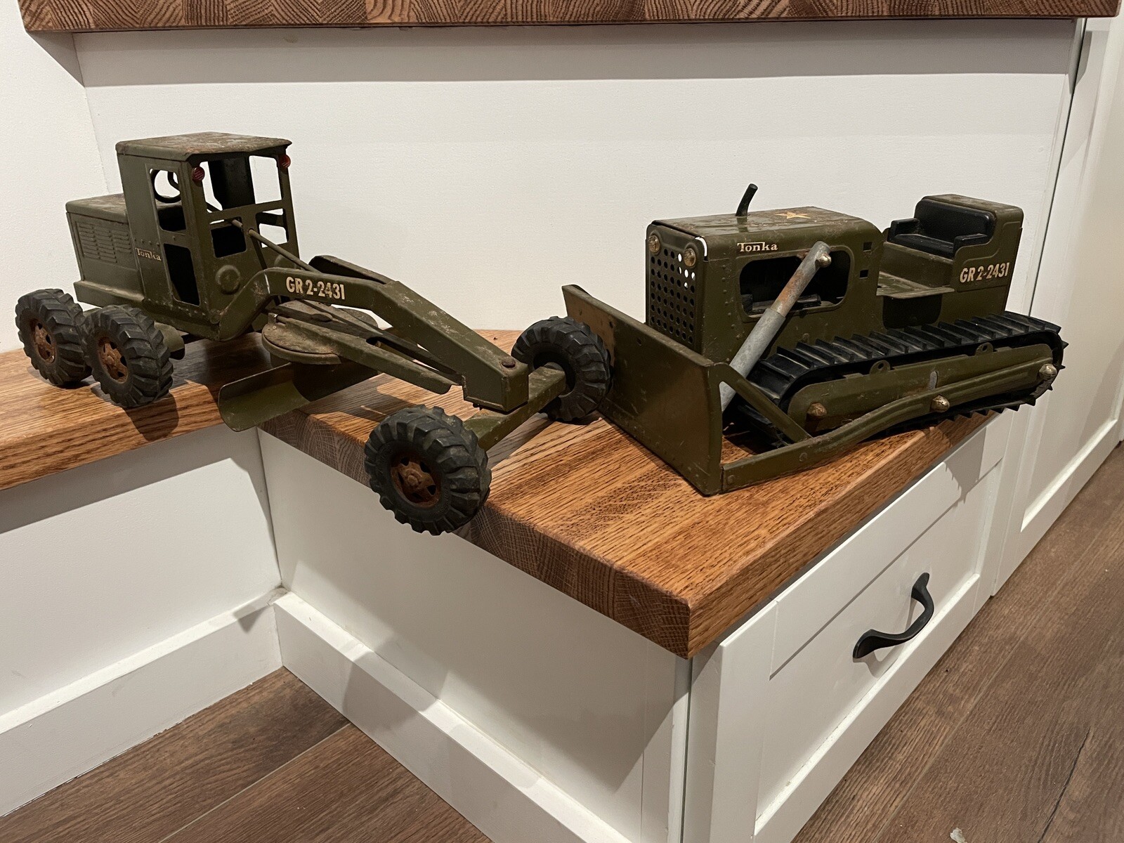 Vintage Tonka GR 2-2431 Army Green Bulldozer & Toys Caterpillar Grader Truck