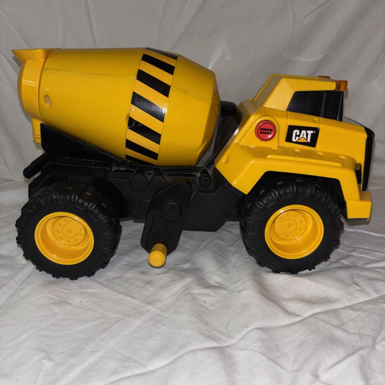 Cat Power Haulers Cement Mixer Truck Toy Start Up Sound Crank Turns Used