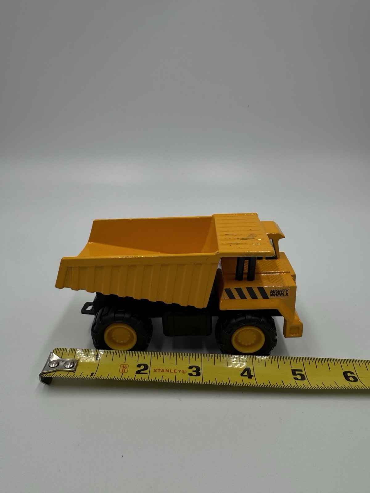 Soma Vintage 1998 Mighty Wheels Dump Truck (pre Owned)