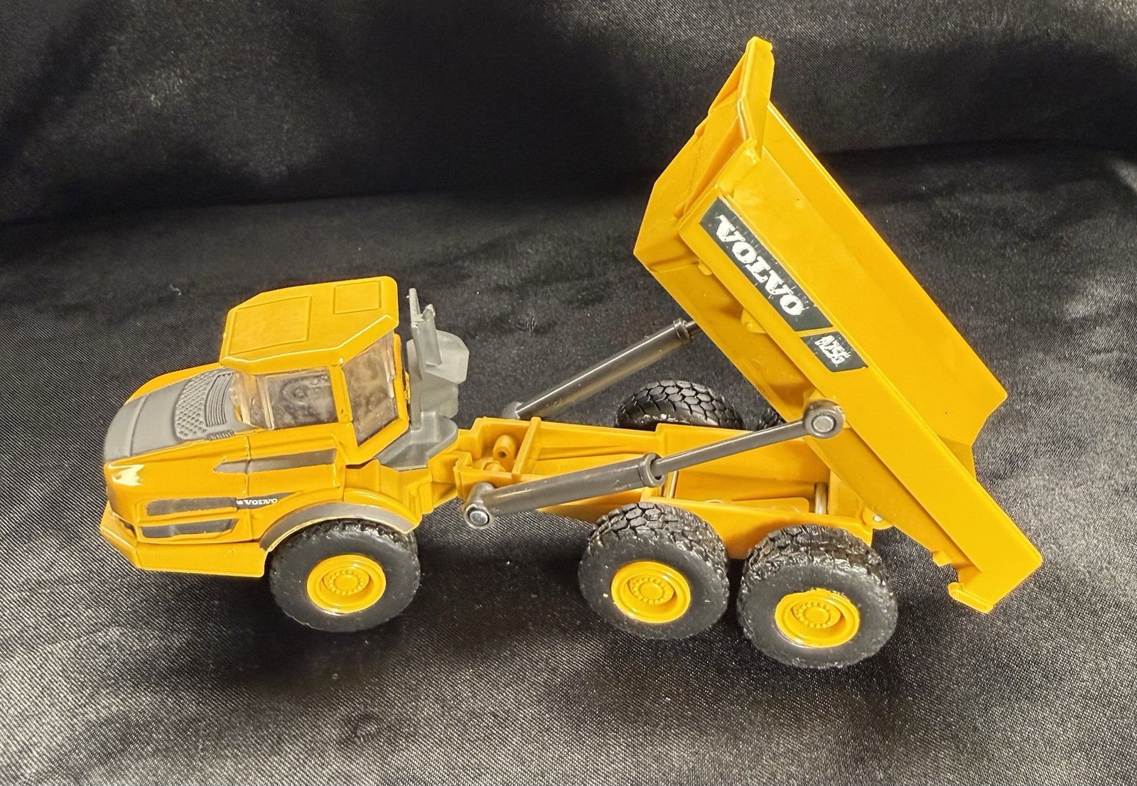 New-Ray / Funrise Construction Articulated Dump Truck Loader Grader Cement Lot