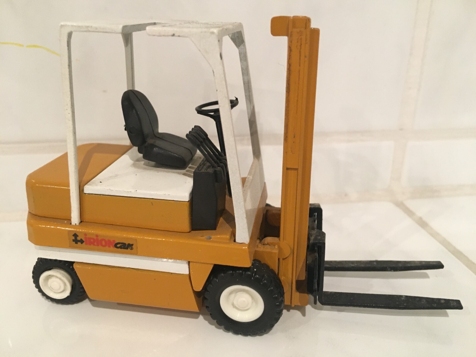Irioncar Oldtimer forklift fork lift truck model CEF model