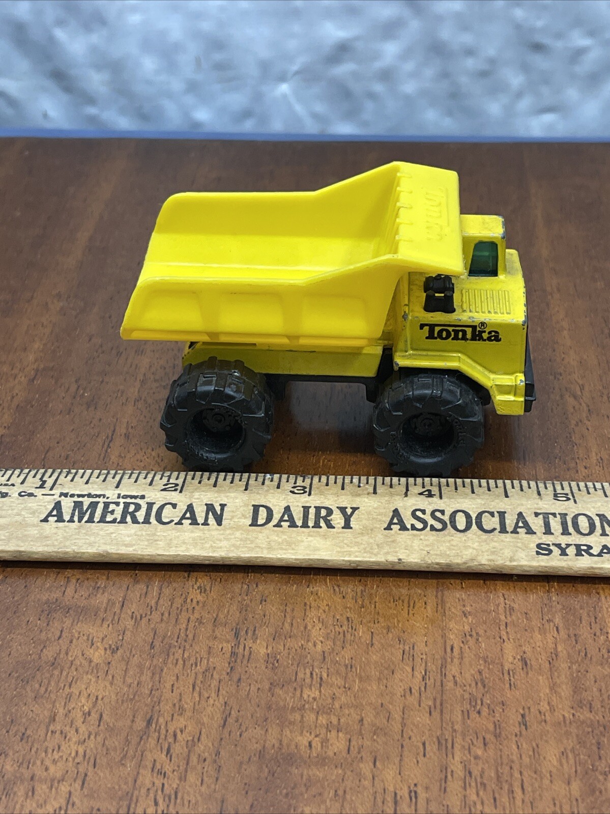 Vintage 1992 Tonka Dump Truck Diecast and Plastic 3″