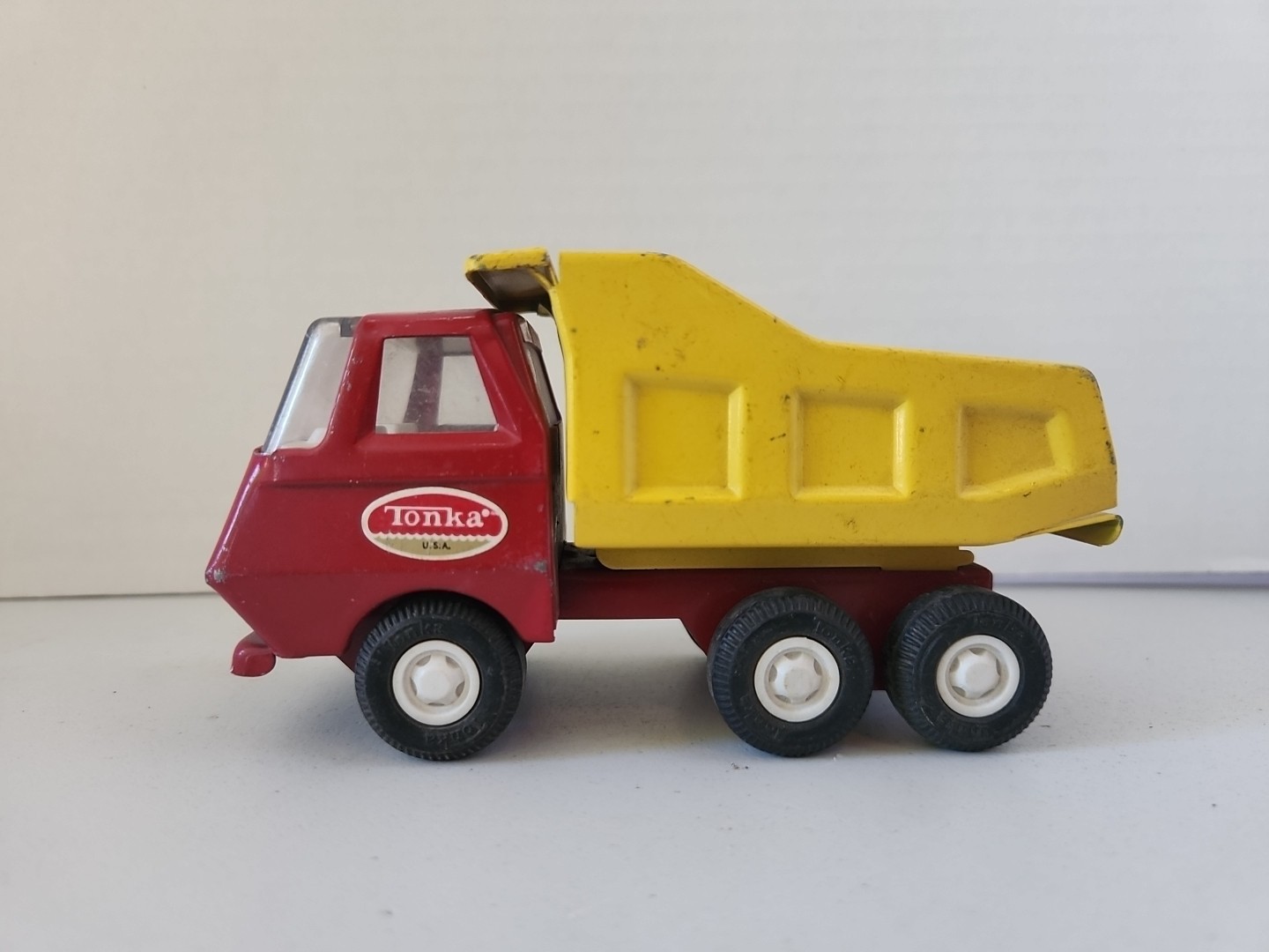 1960’s Tonka Dump Truck 535 – Vintage Construction Equipment Pressed Steel Toy