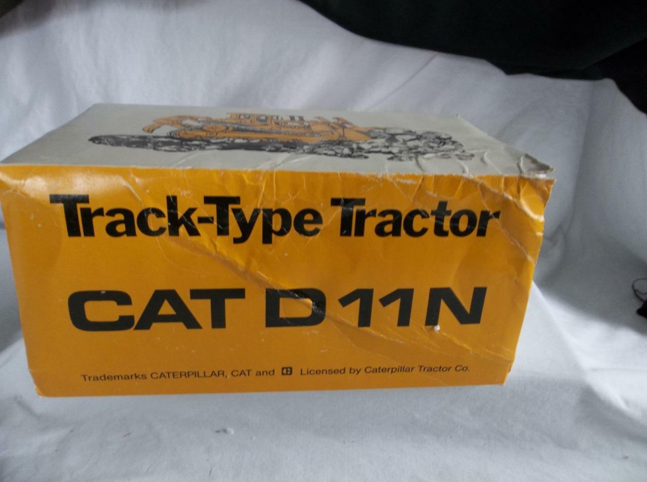 NIB Conrad 2852.1 CATERPILLAR D11N Track Dozer w/ Adjustable Ripper 1:50 Boxed