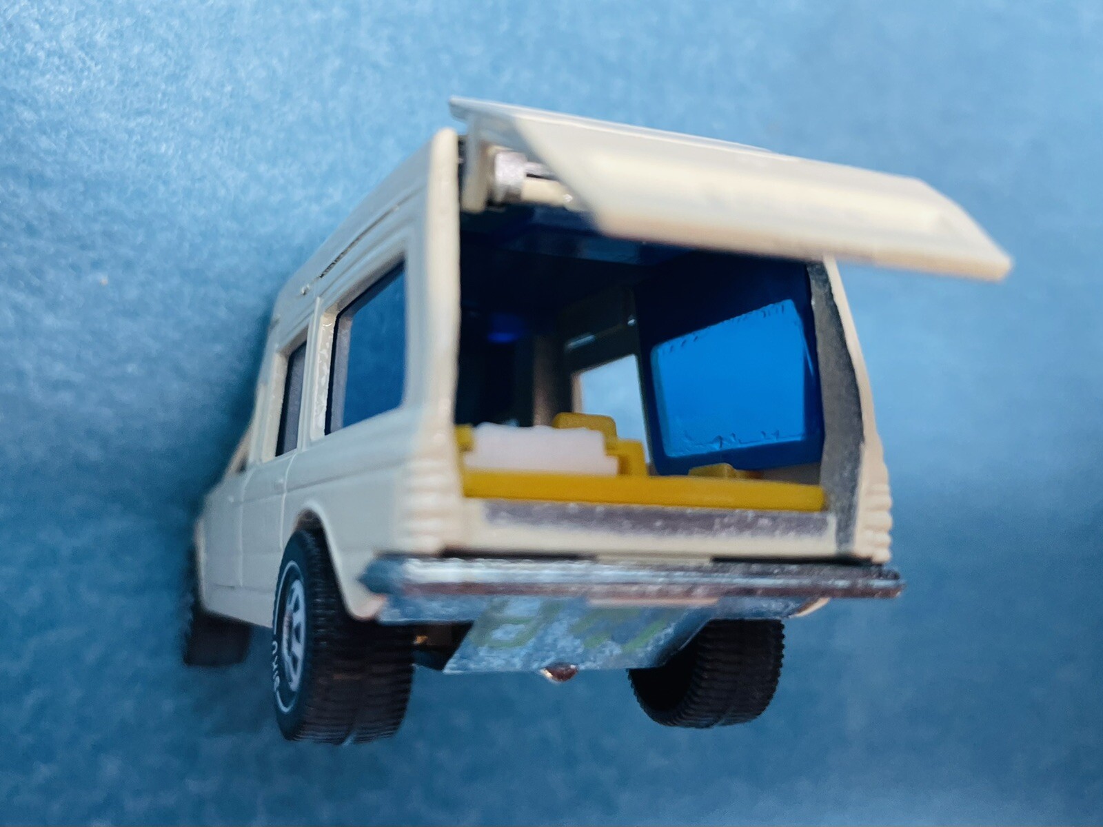 Vintage SIKU West German No. 1613 – BINZ KRANKENWAGEN Mercedes Ambulance