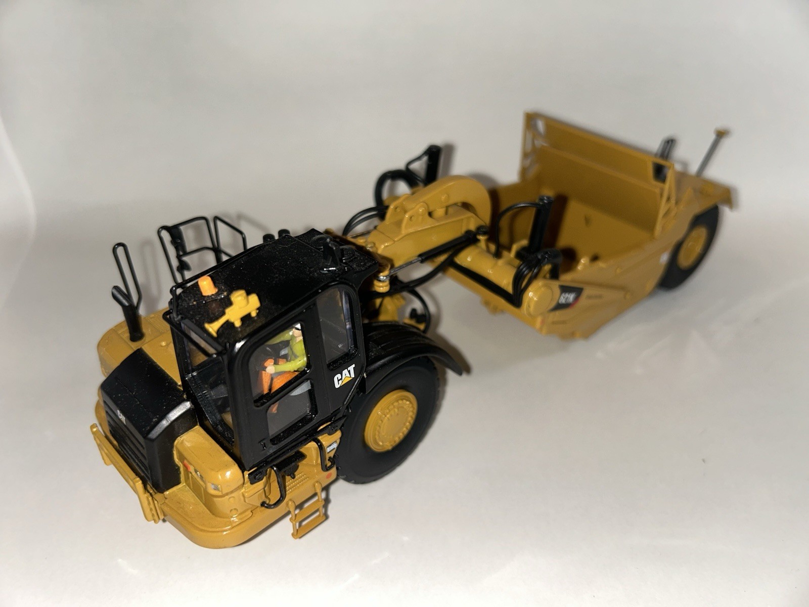 1:50 DM CAT621K Wheel Tractor-Scraper Construction Machine Diecast Model