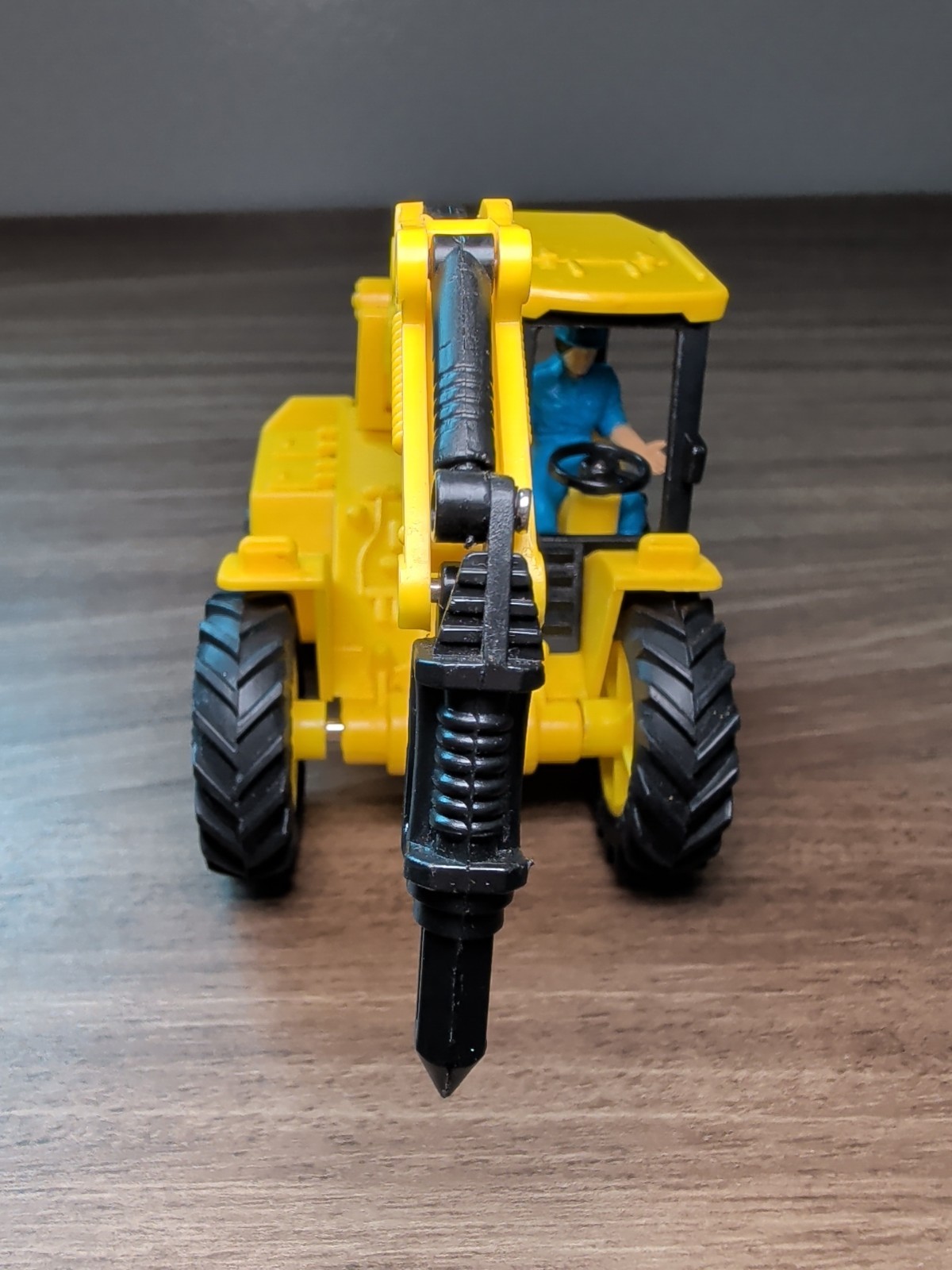 New Ray Toy Rotary Arm Excavator w/ Driver Figure UK Design Peg No Vintage