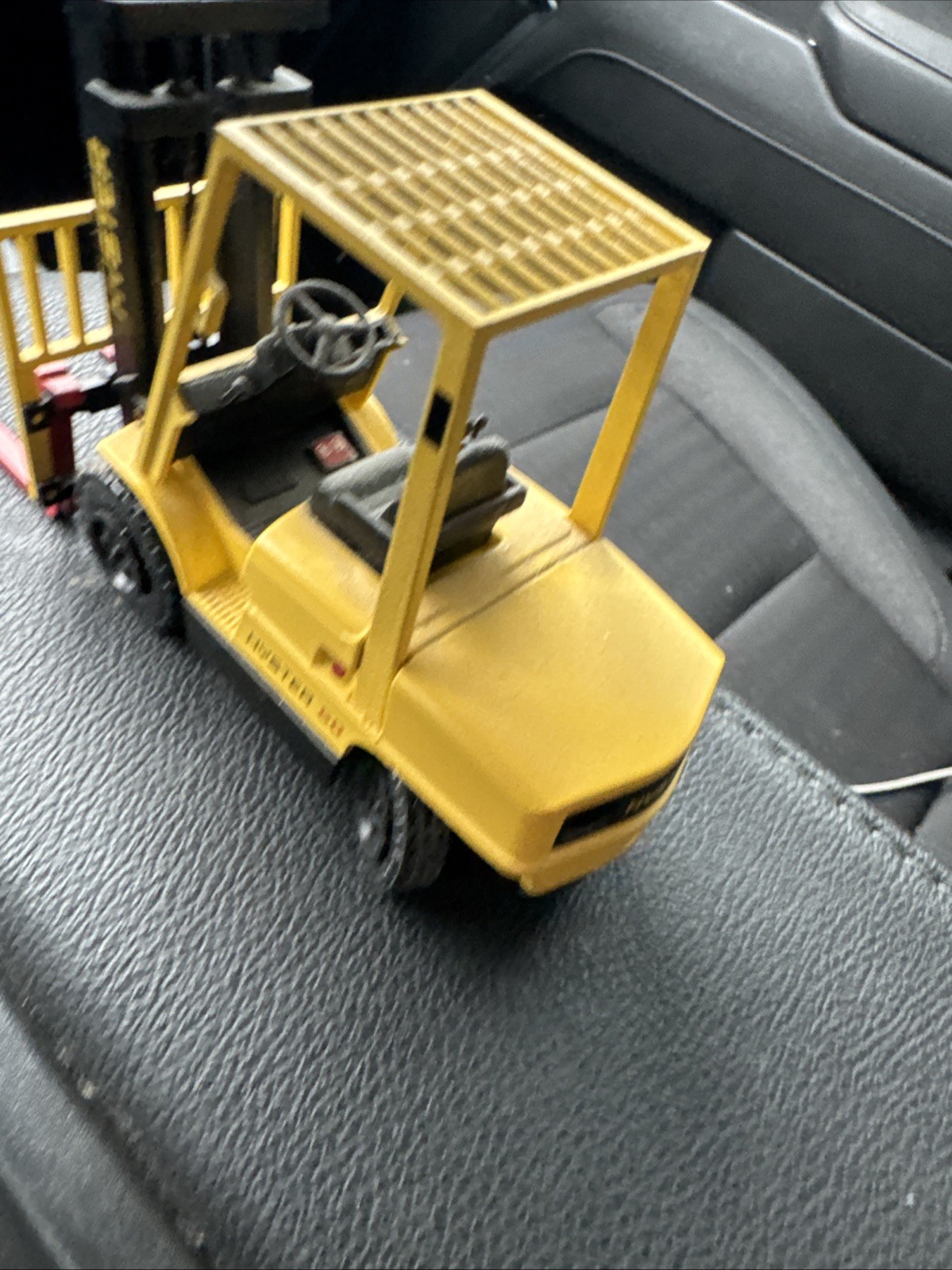 NZG no.382 Diecast Hyster 60 Forklift D1454