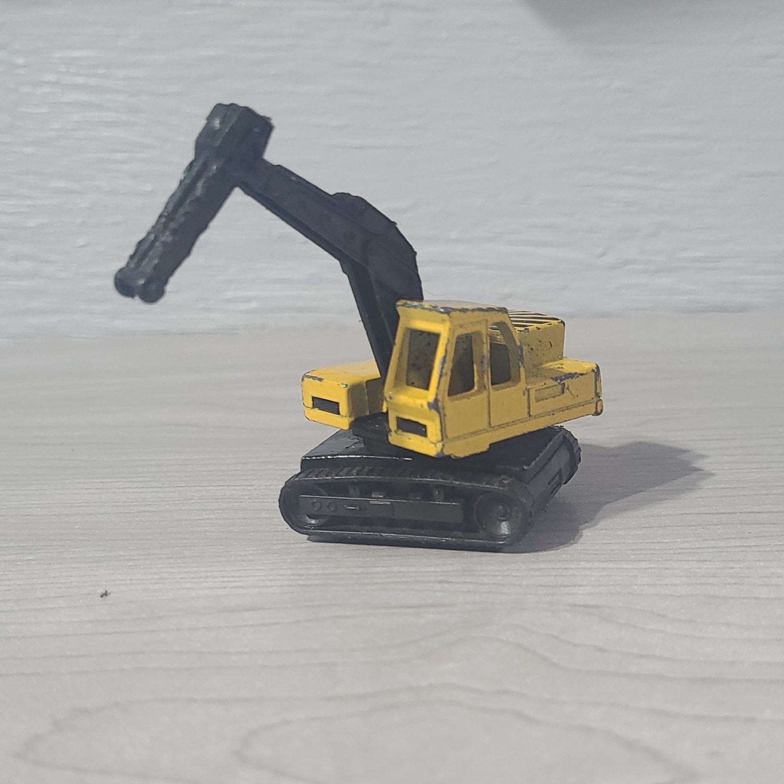 1980 Matchbox Diecast Excavator Tracked Construction Vehicle-Bucket missing