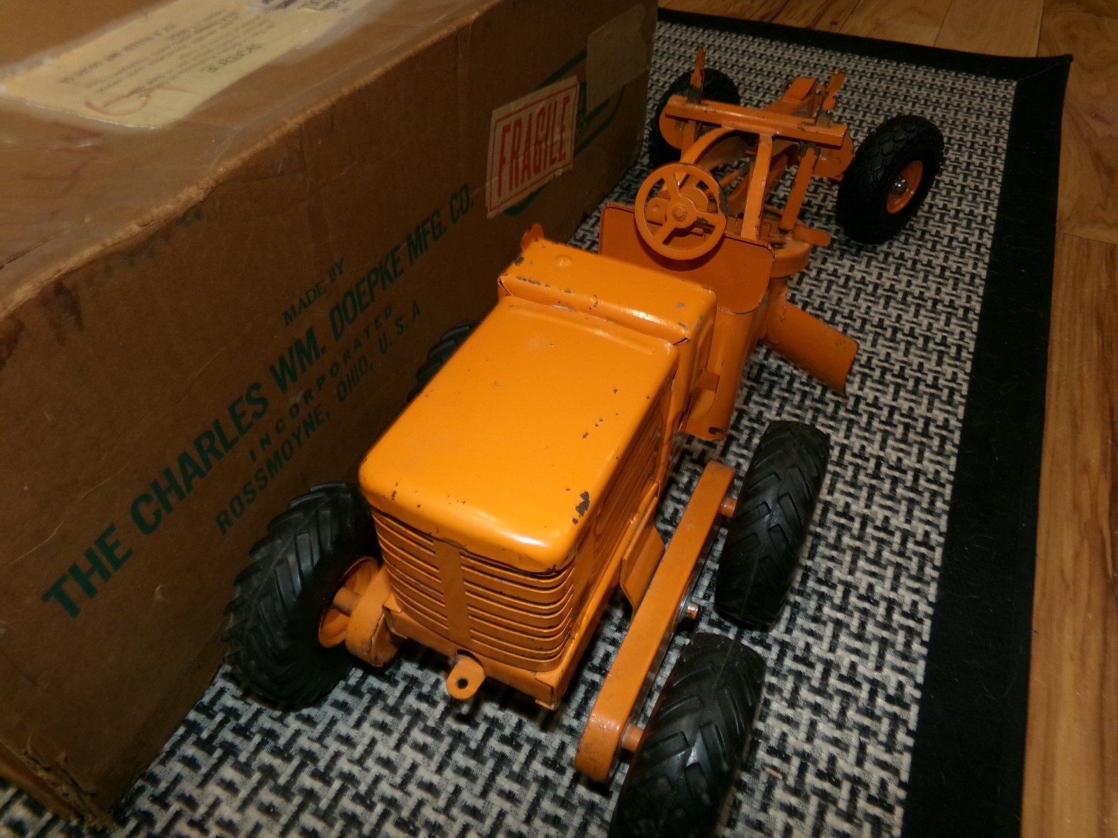 Vintage 1950s Pressed Steel Doepke Adams Orange Road Grader #2006 Original Box