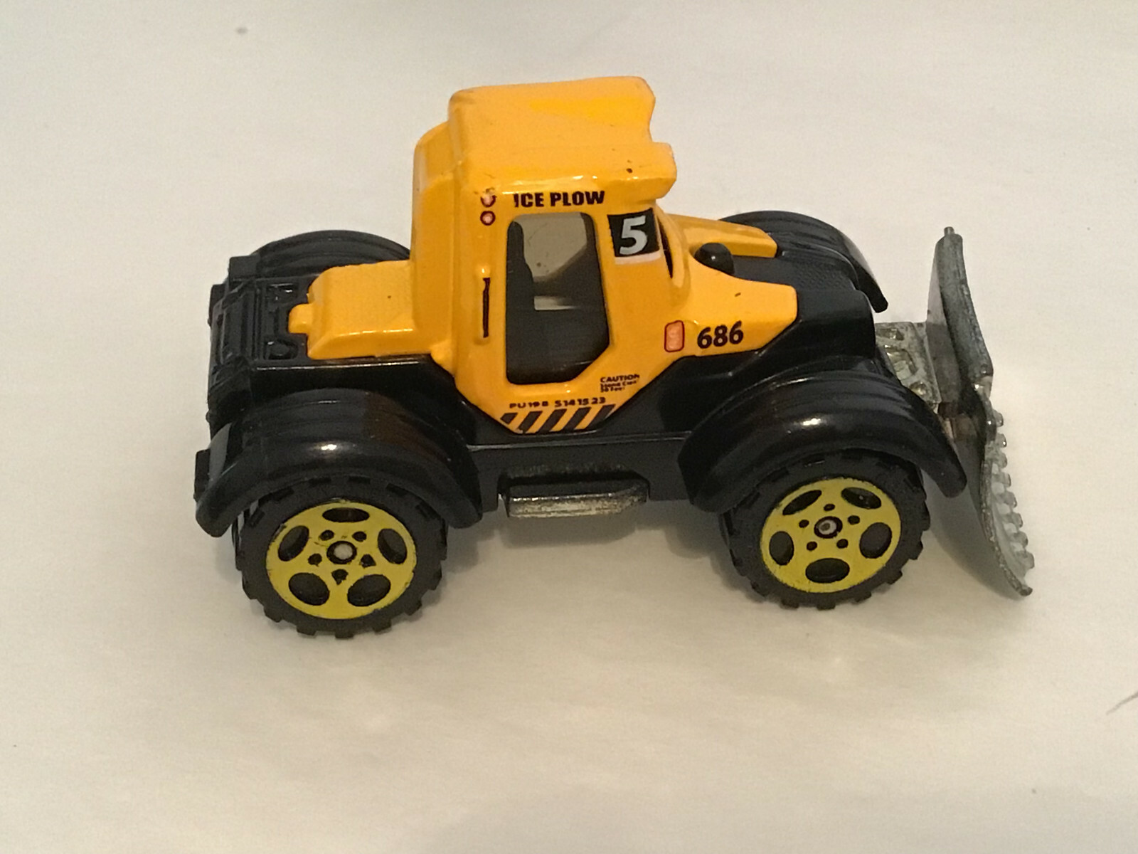 2005 MATCHBOX YELLOW ORANGE ICE PLOW
