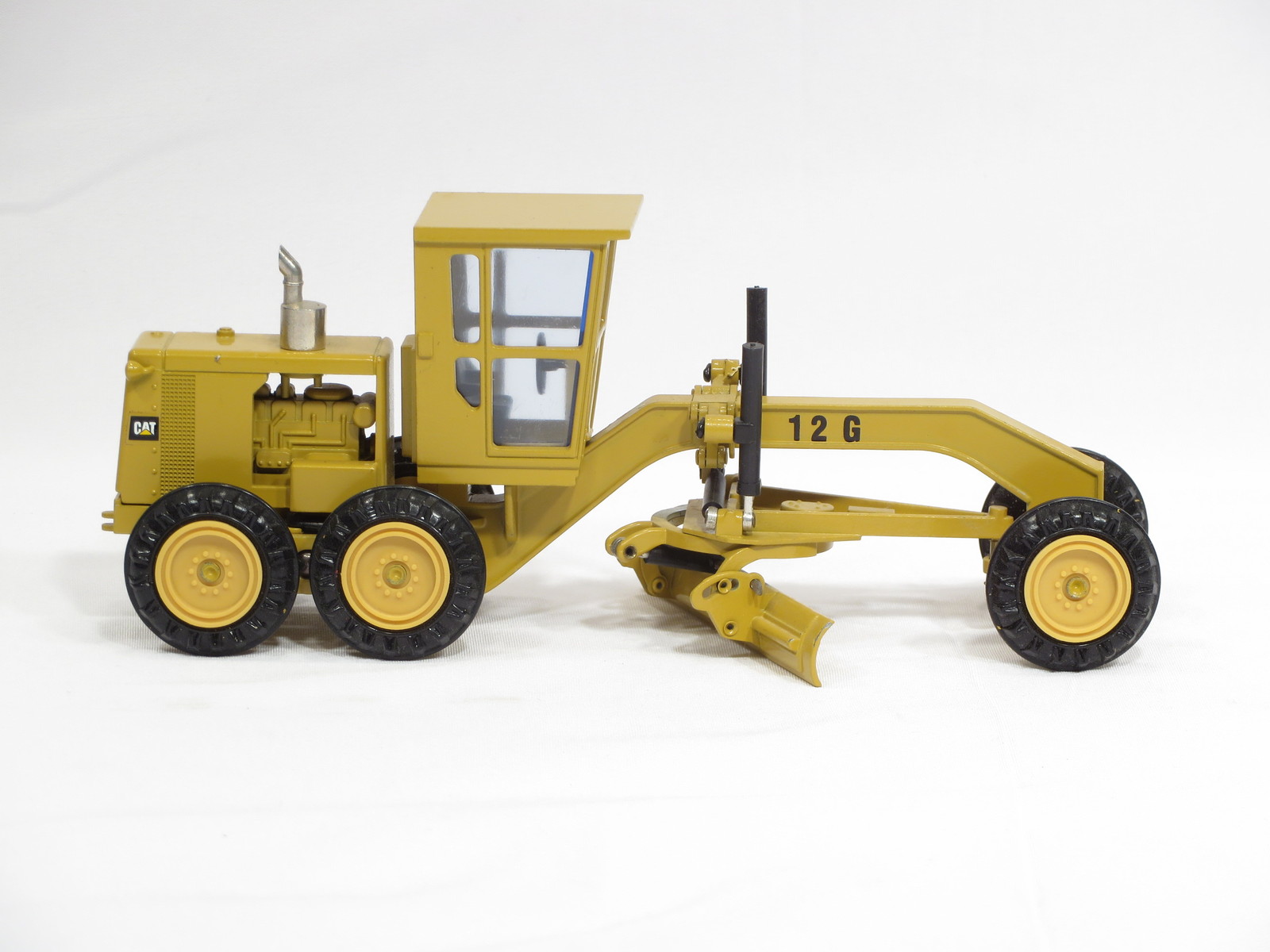 Caterpillar 12G Grader – n/c – 1/50 – NZG #150 – Mint – No Box