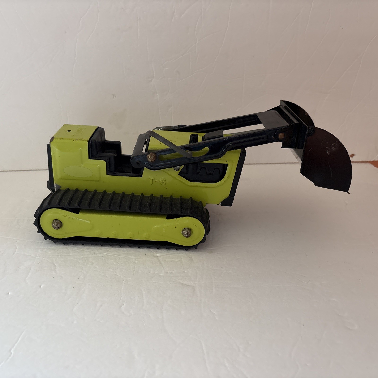 Vintage TONKA T-6 Front end Loader Excavator 1970s Green Steel Bulldozer Digger