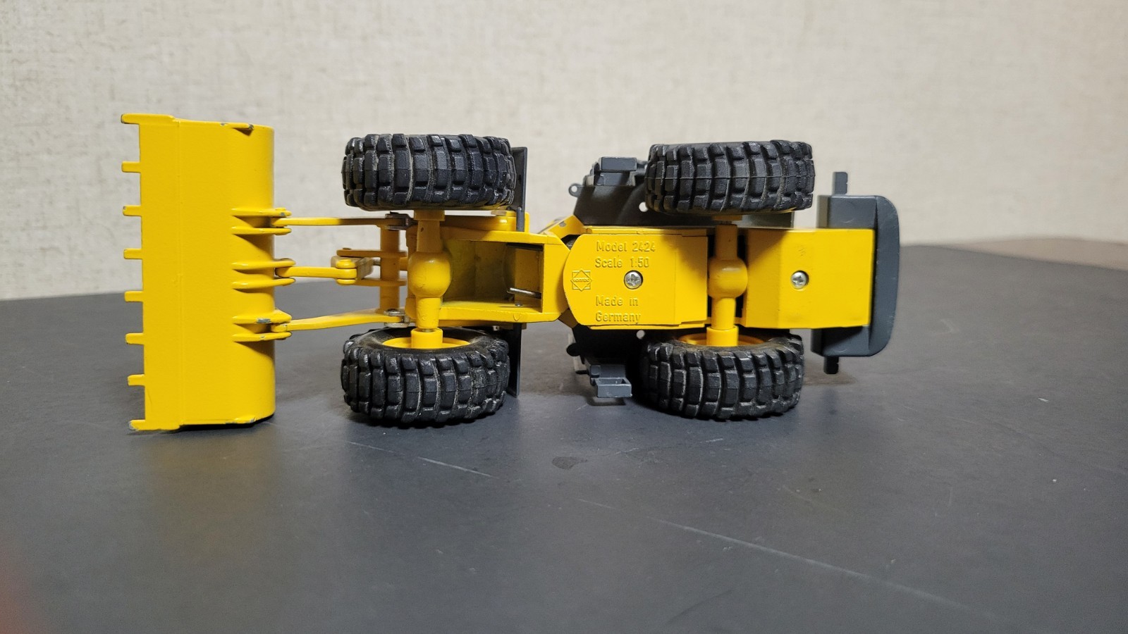 Conrad Model #2424 1:50 Komatsu WA 450 Wheel Loader Construction Equipment VHTF