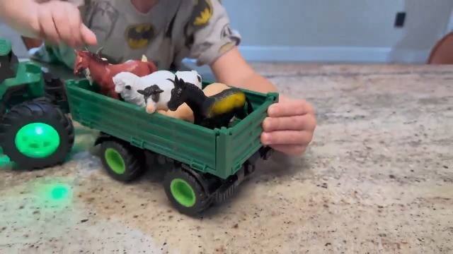 Remote Control Tractor Toy Set with Truck & Trailer, 2.4GHz Farm Vehicle for Kid