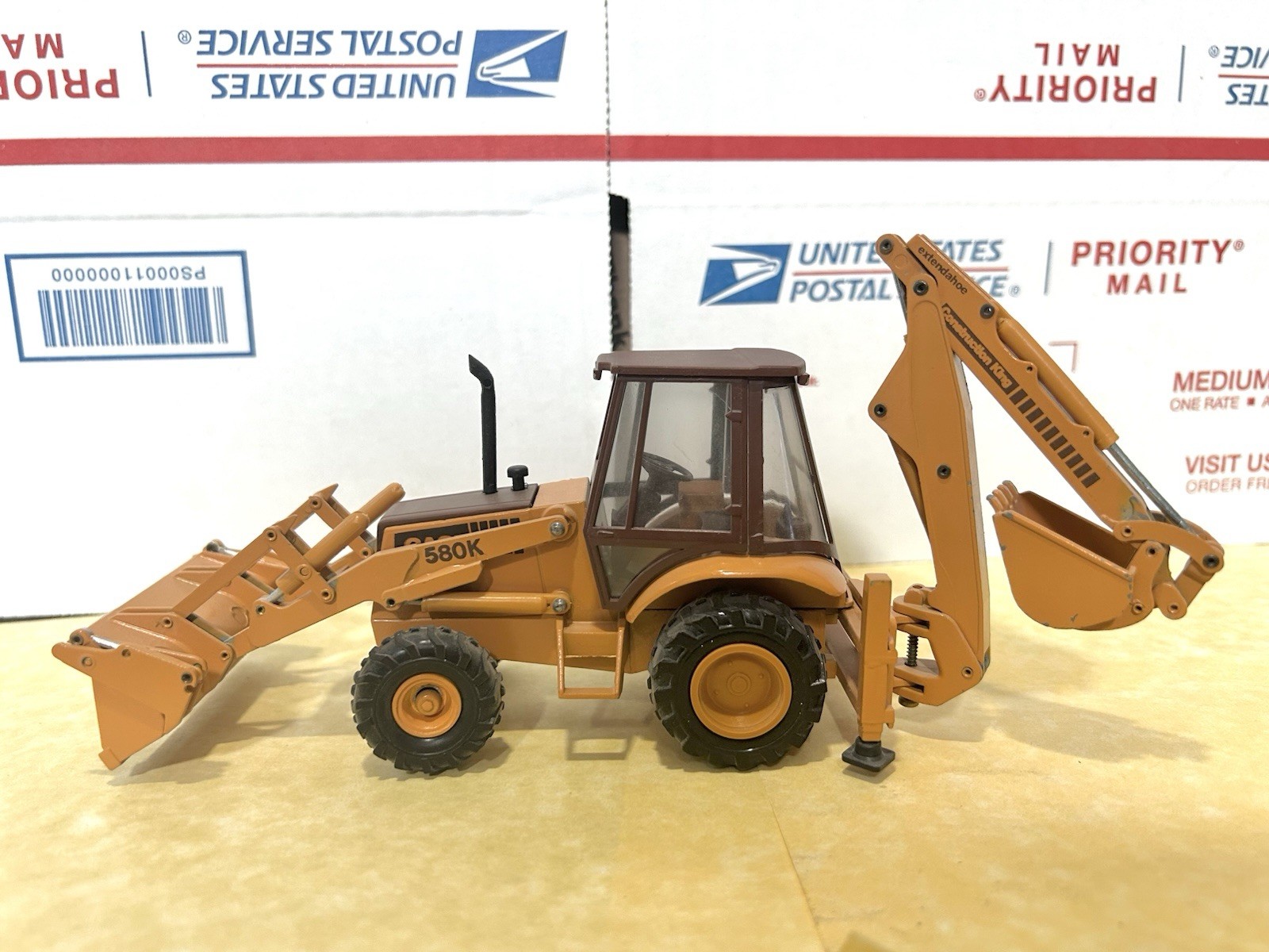 Conrad 1/35 Scale Case 580K Loader-Backhoe (Side-Shift Version) w/Extendahoe!