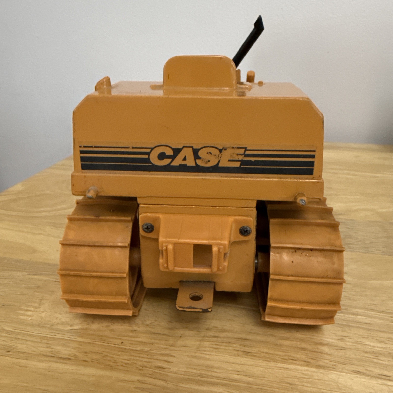 Ertl Case 850G Long Track Diecast Dozer 1:16 Moveable Tracks Adjustable Blade