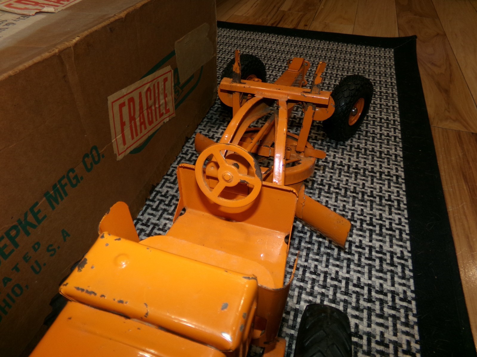 Vintage 1950s Pressed Steel Doepke Adams Orange Road Grader #2006 Original Box